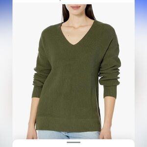 NWT GAP Women's Olive V-Neck Black Maternity Sweater XXL